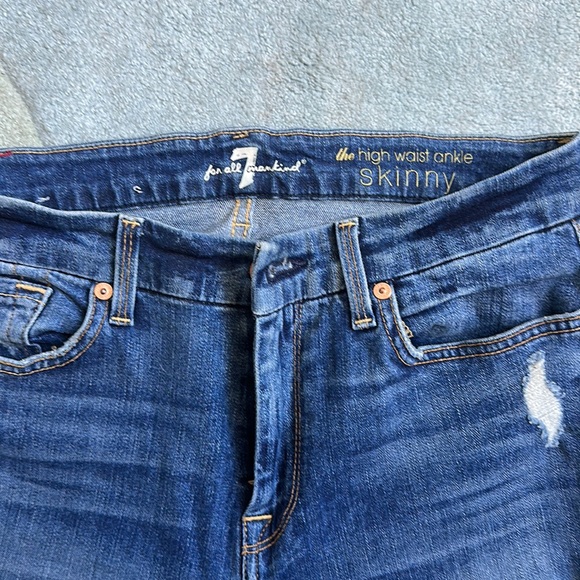 High waist ankle length distressed denim - Picture 2 of 3